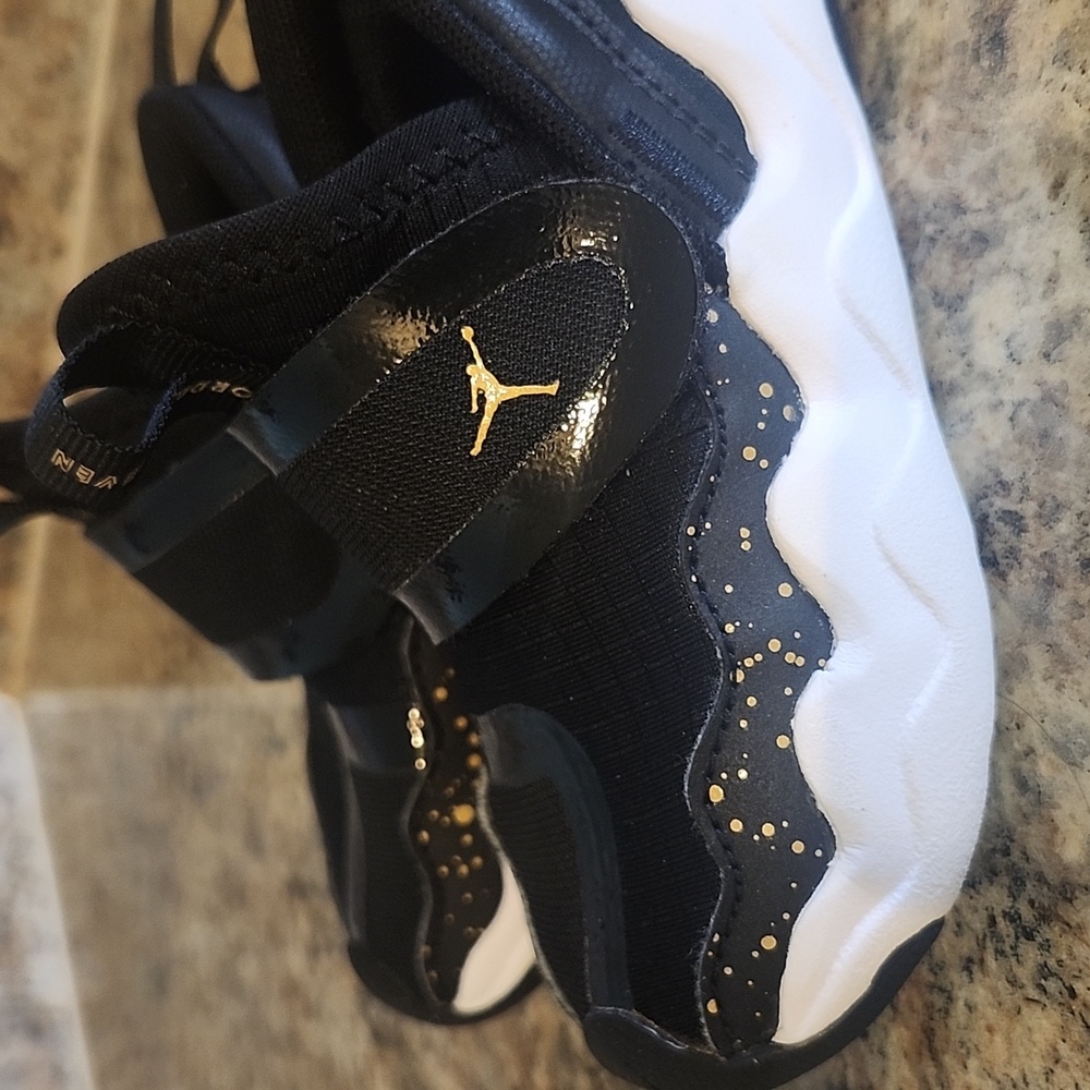 Jordan Toddler 23/7 PS 'Black Metallic Gold' US 6C - Picture 7 of 11